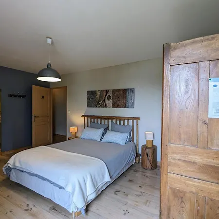 Bed & Breakfast Avec Table D'hotes Et Randonnees - Fr-1-582-517 Saint-Jeures