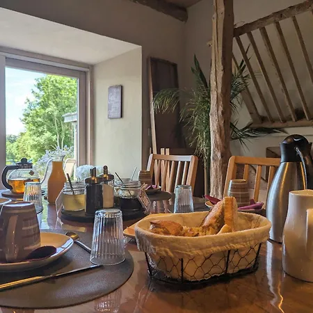Avec Table D'hôtes Et Randonnées - Fr-1-582-517 Bed & Breakfast Saint-Jeures